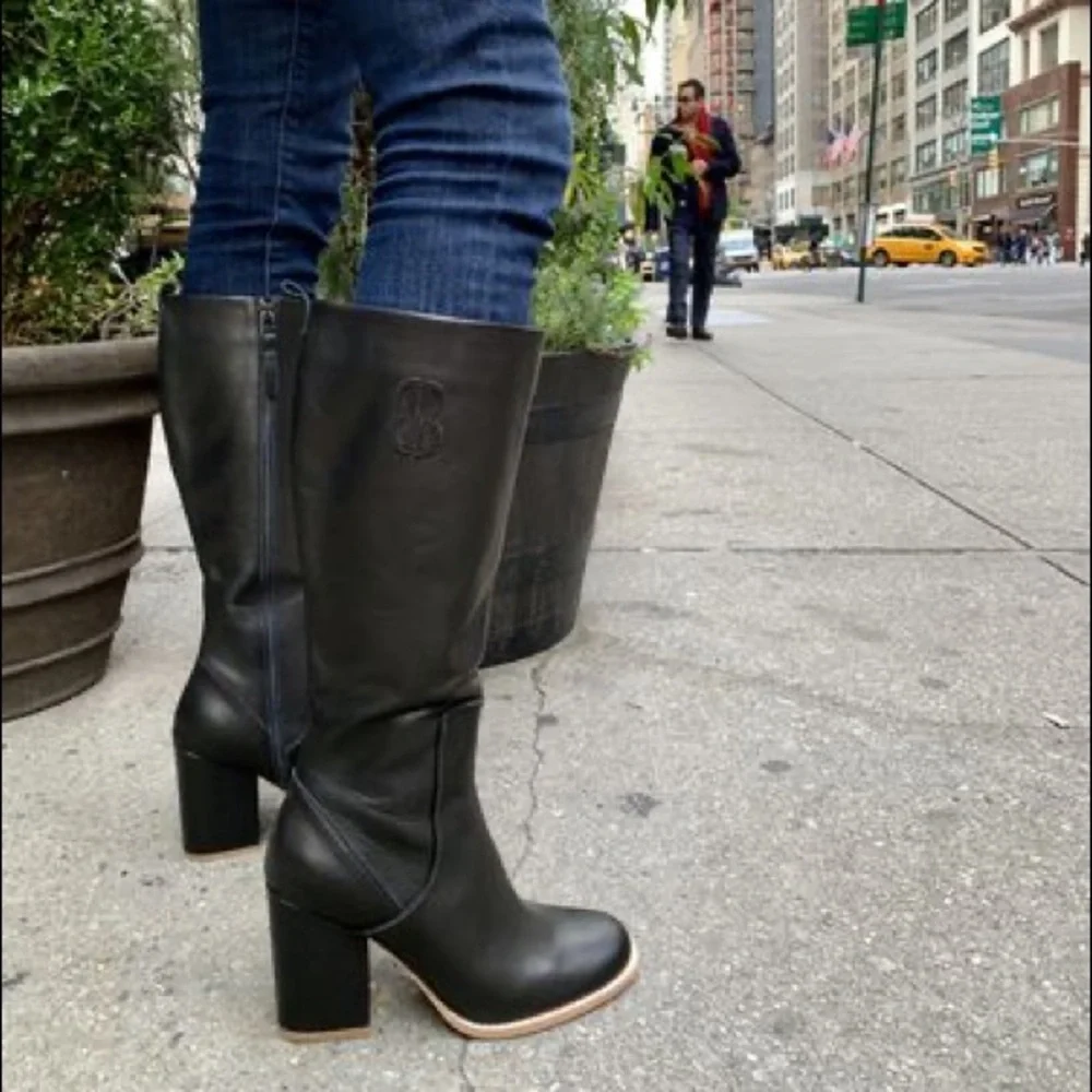Bill Blass Tall Black Leather Boots - Size 7.5